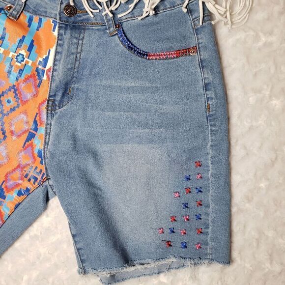 Miss Look size small aztec print embroidered 7" denim jean festival boho shorts - Picture 7 of 7